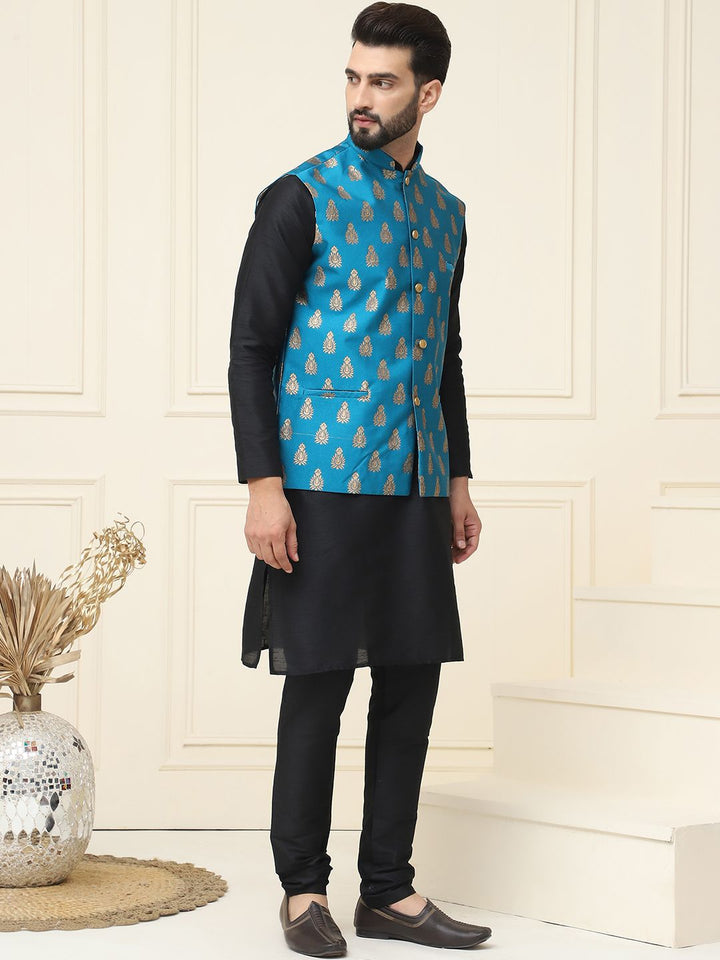 SOJANYA Mandarin Collar Silk Cotton Straight Kurta dengan jaket Churidar & Nehru