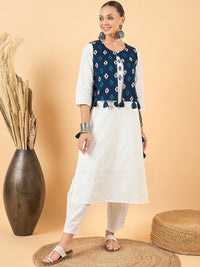 Motif etnik putih dicetak kurta kapas tulen biasa dengan seluar