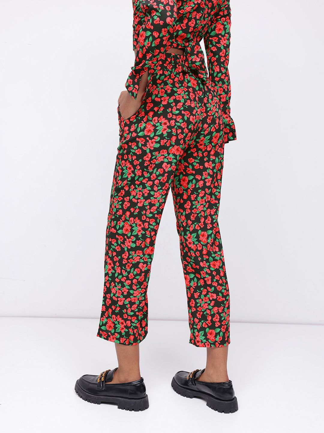 DressBerry Dark Floral Printed Romance Trousers