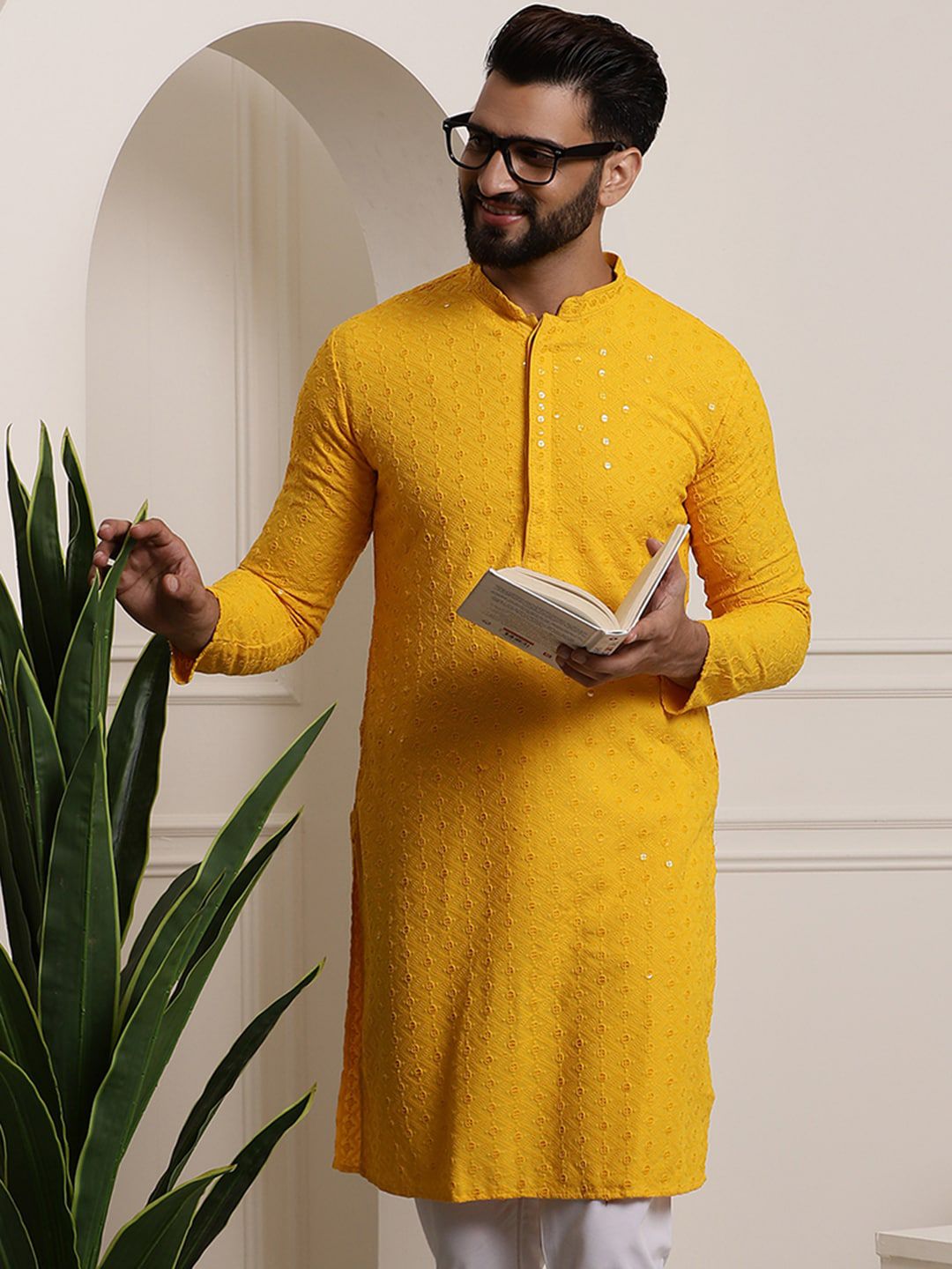 SOJANYA Motif Etnik Bersulam Kolar Mandarin Kurta Pure Cotton