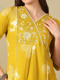 Mamicha Women Floral Printed Regular Thread Work Pure Cotton Kurta with Trousers & With Dupatta