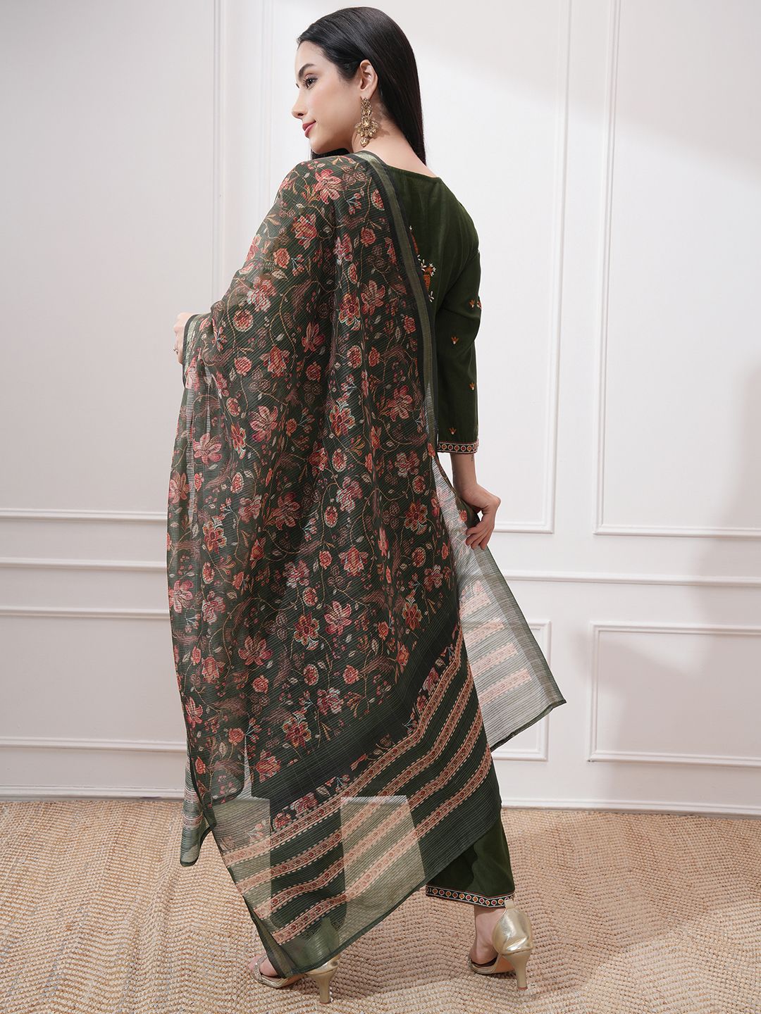 Vishudh Women Ethnic Motifs Embroidered Regular Thread Work Kurta with Trousers & With Dupatta