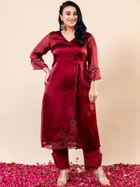 Mamicha Self-Designed V-Neck Kurta Set