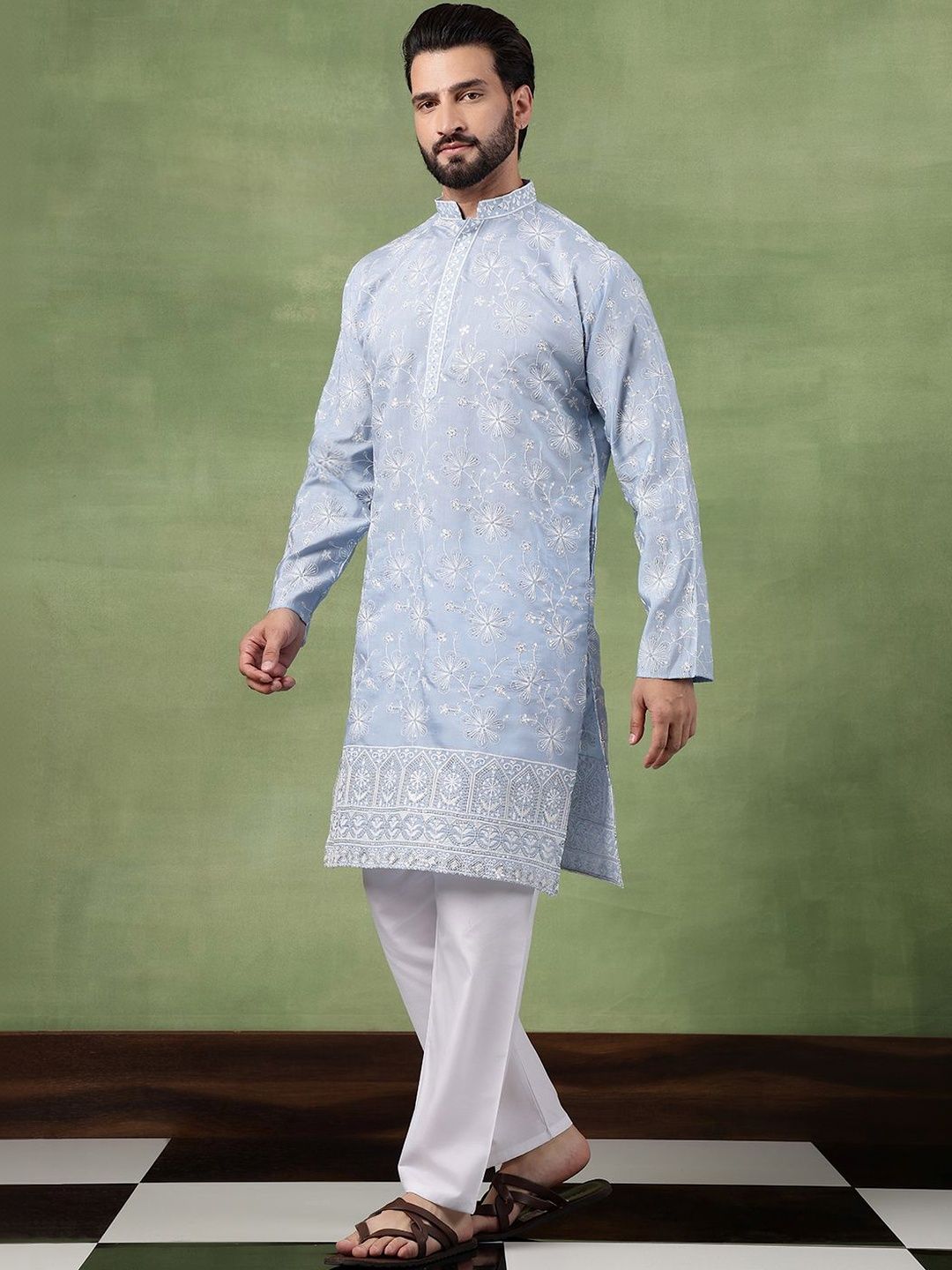 SOJANYA Men Floral Embroidered Thread Work Kurta