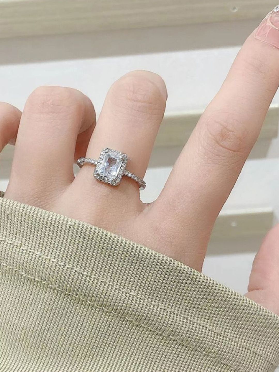 Cincin jari solitaire solitaire berlapis asin