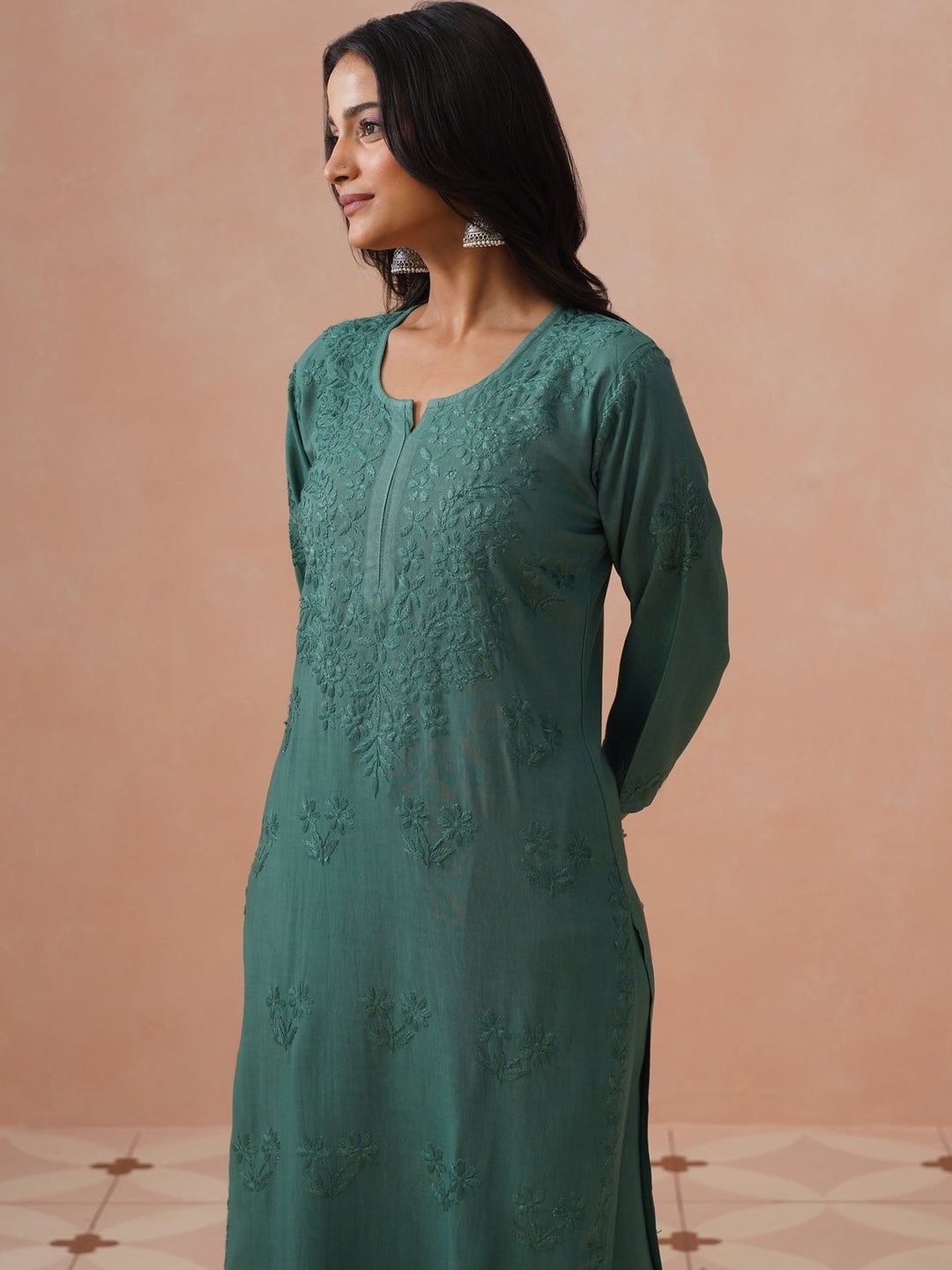 Rumah Chikankari Kurta Chikankari Biasa Wanita dengan Seluar