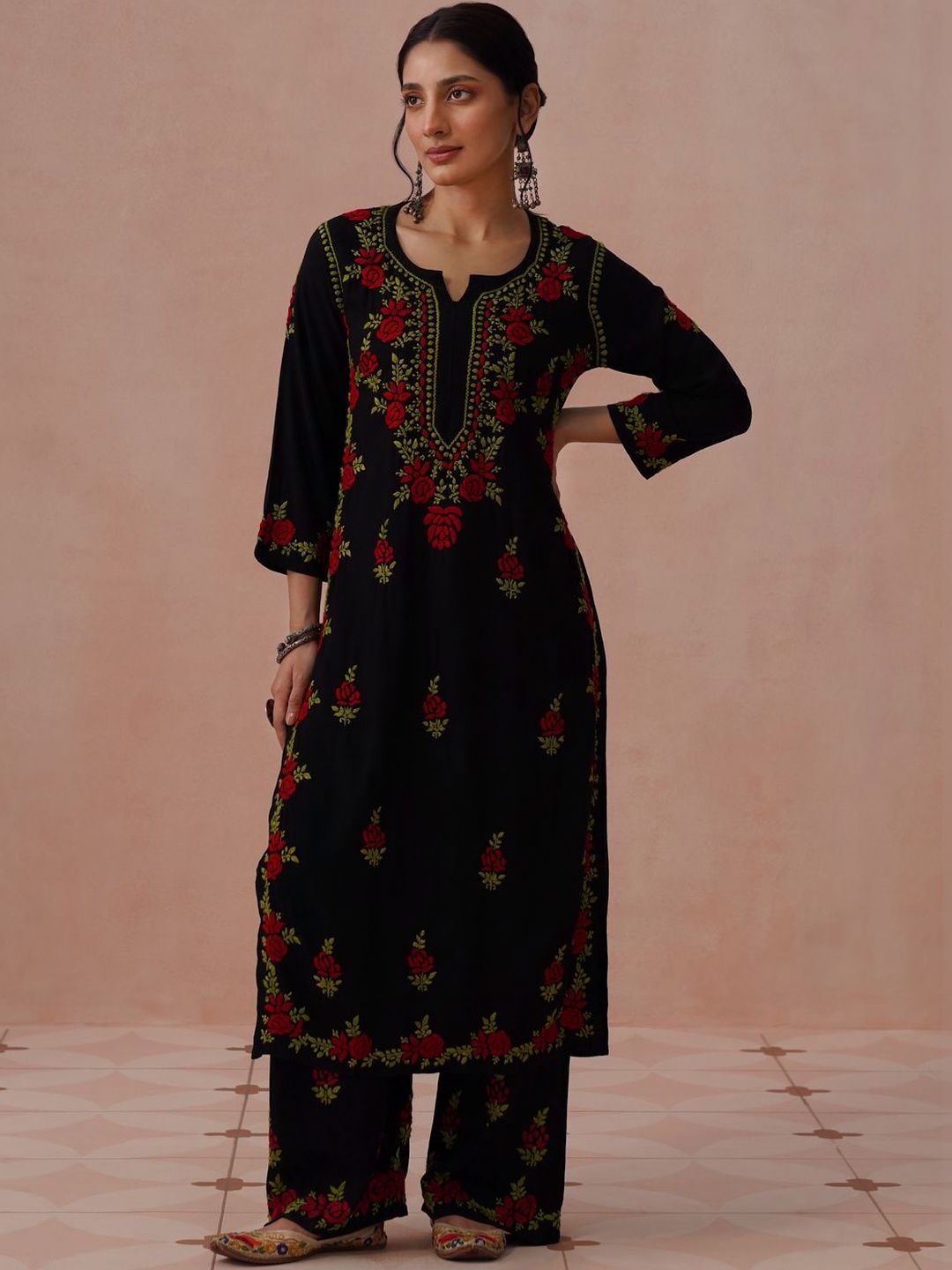Rumah Chikankari Kurta Chikankari Biasa Wanita dengan Seluar