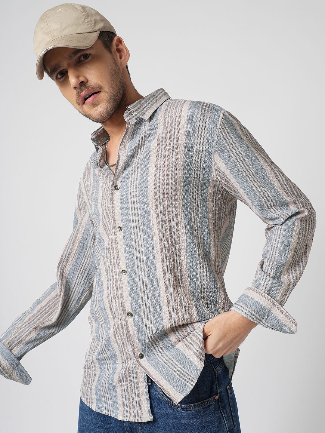 VASTRADO Men Classic Slim Fit Vertical Striped Cutaway Collar Casual Shirt