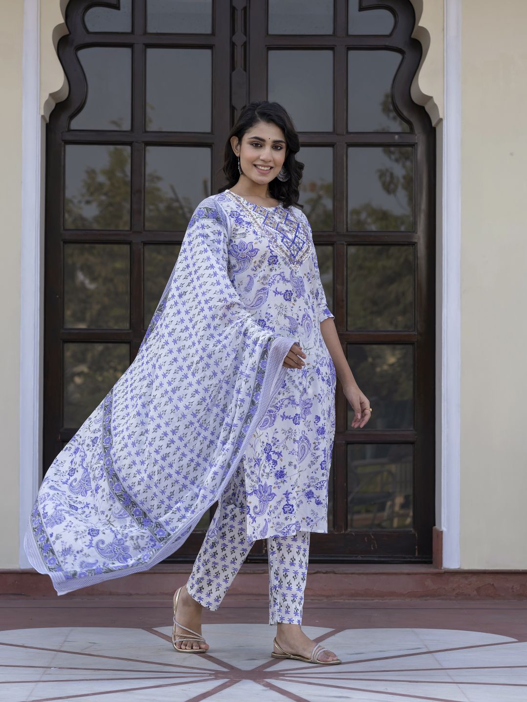 Kalini Wanita Paisley Kurta Kapas Tulen Biasa Dengan Seluar & Dengan Dupatta