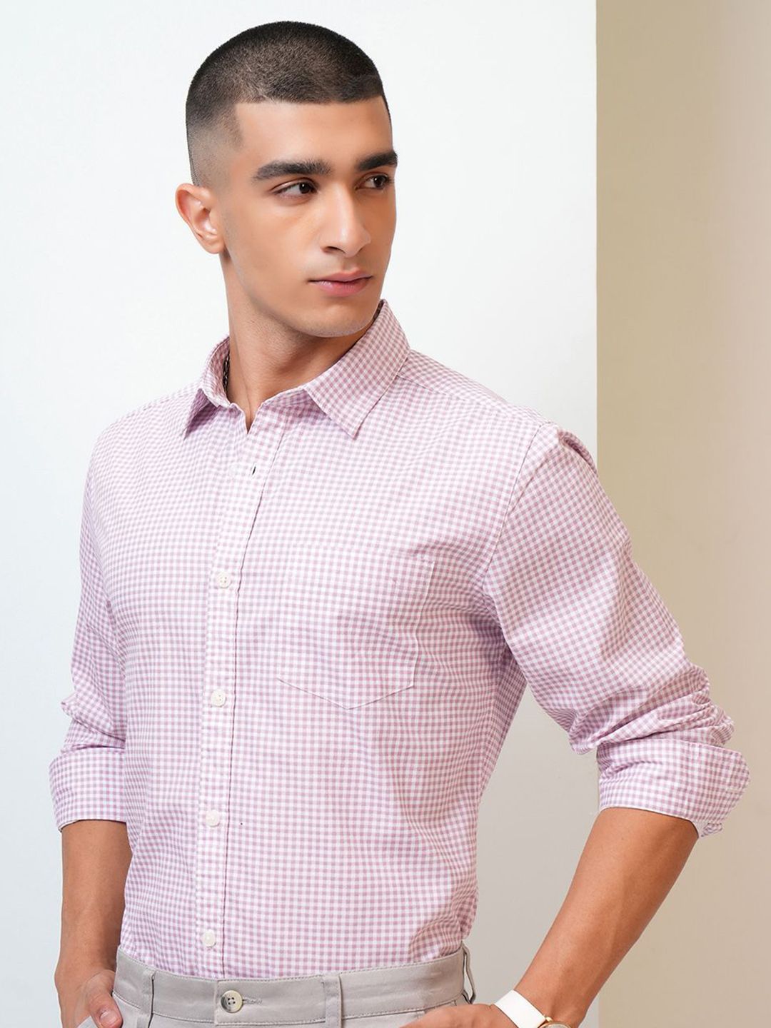 HIGHLANDER Checked Cutaway Collar Slim Fit Cotton Casual Shirt