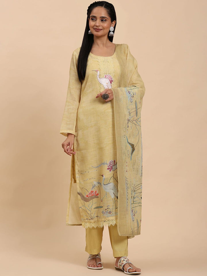 Mamicha Women Floral Printed Regular Pure Cotton Kurta with Trousers & With Dupatta