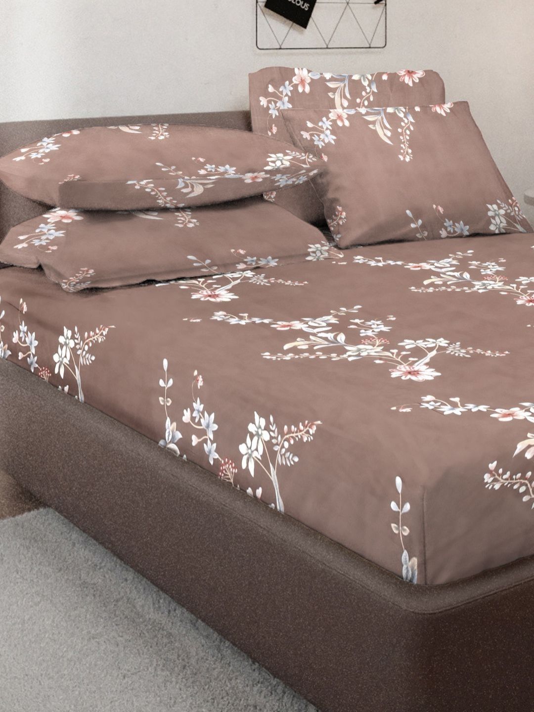 Myntra Elegant Homes Coklat & Putih Bercetak Set Cadar King 300 TC 2.50 m x 2.25 m