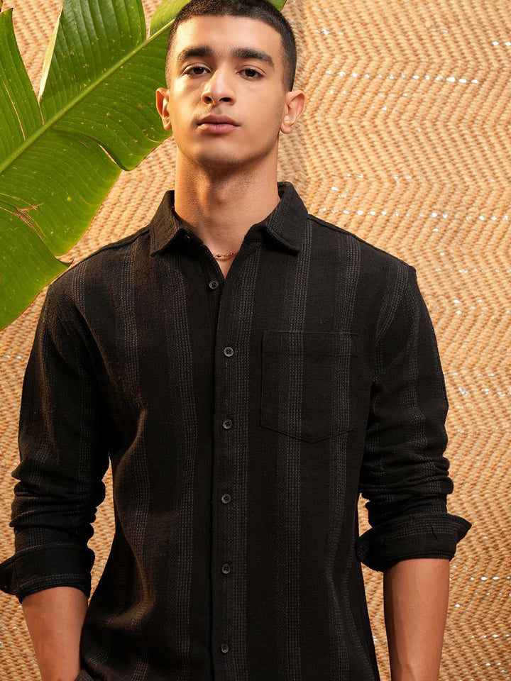 HIGHLANDER Men Spread Collar Vertical Stripes Striped Cotton Relaxed Fit Casual Shirt
