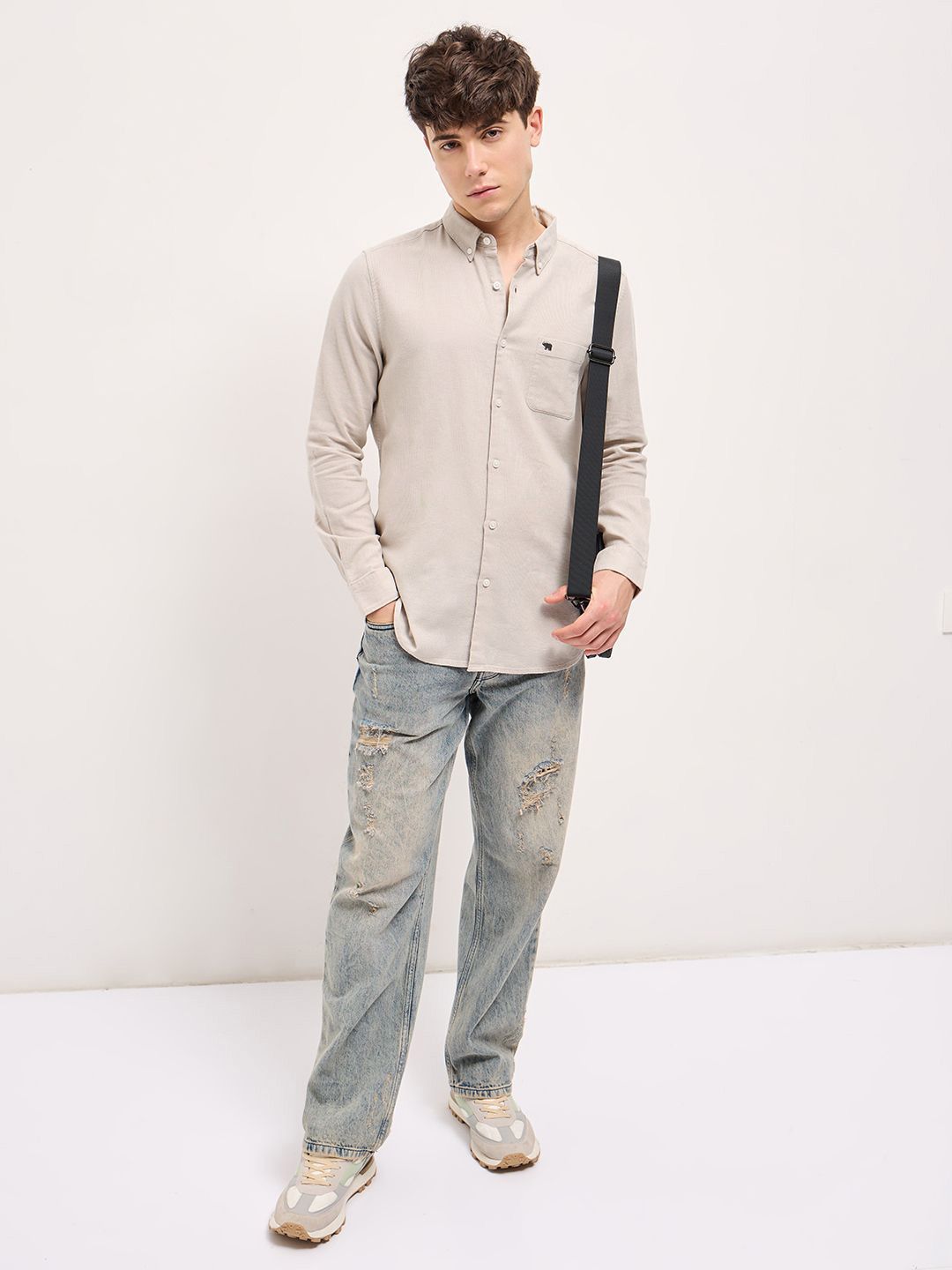 THE BEAR HOUSE Men Button-Down Collar Solid Slim Fit Cotton Shirt