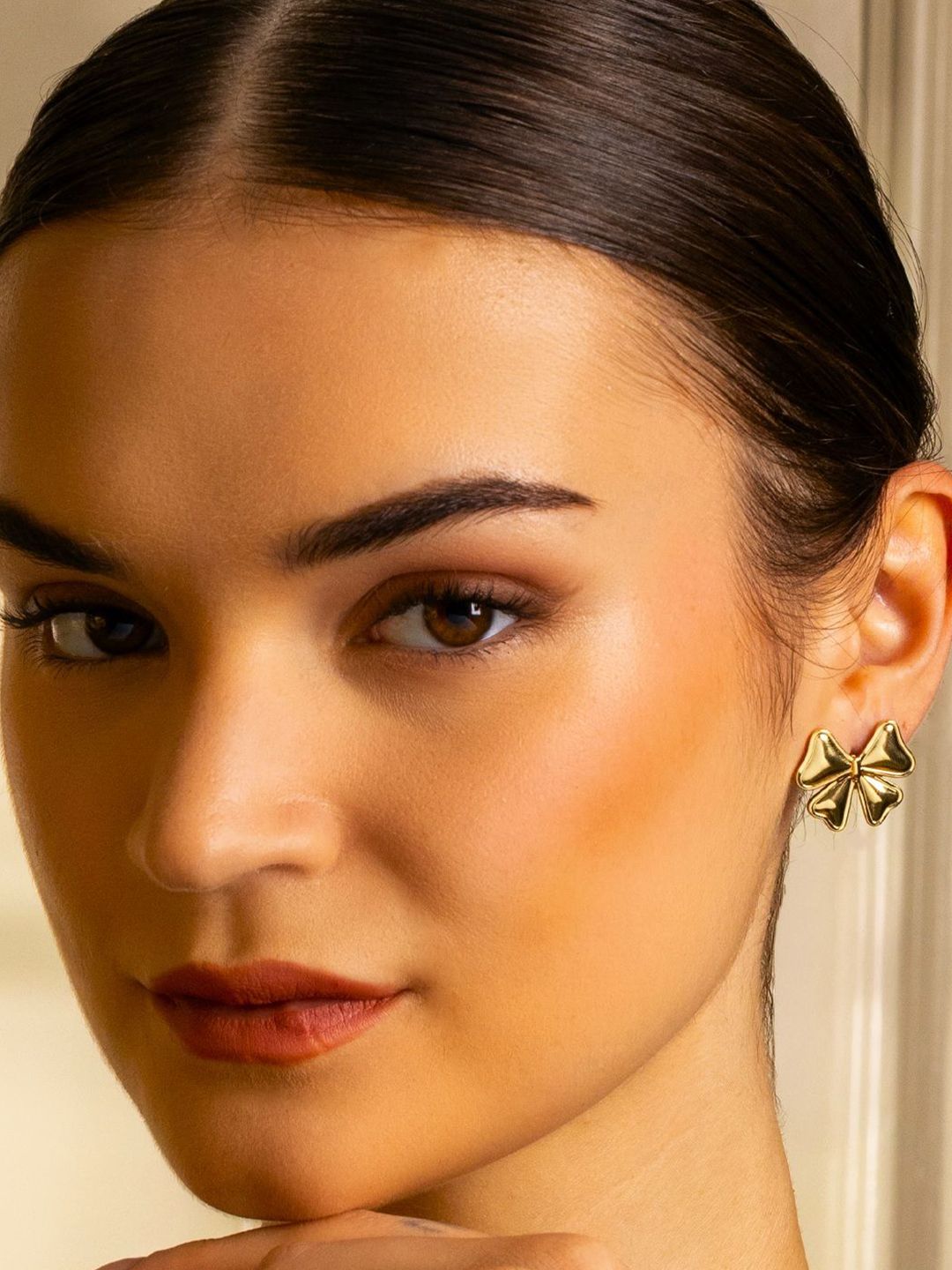 VOGUE PANASH Anting-anting Stud Busur Berwarna Emas dengan Magnet Peti Sejuk Percuma
