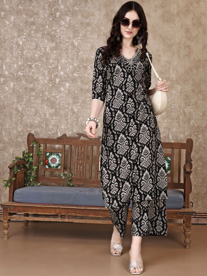KALINI Ethnic Motifs Printed V-Neck Tunic With Palazzo