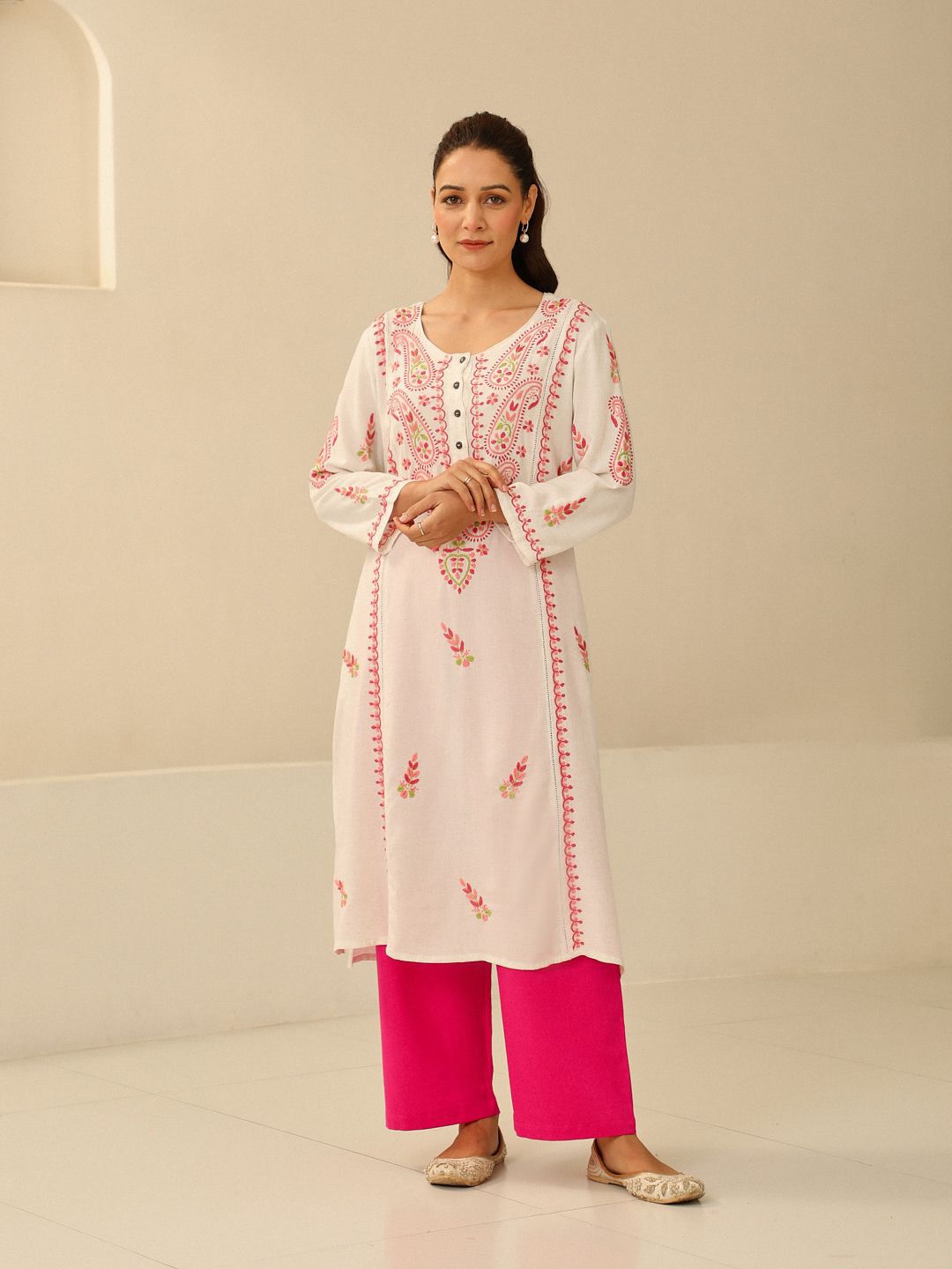 House of Chikankari Women Off White Cotton Chikankari Embroidered Kurta