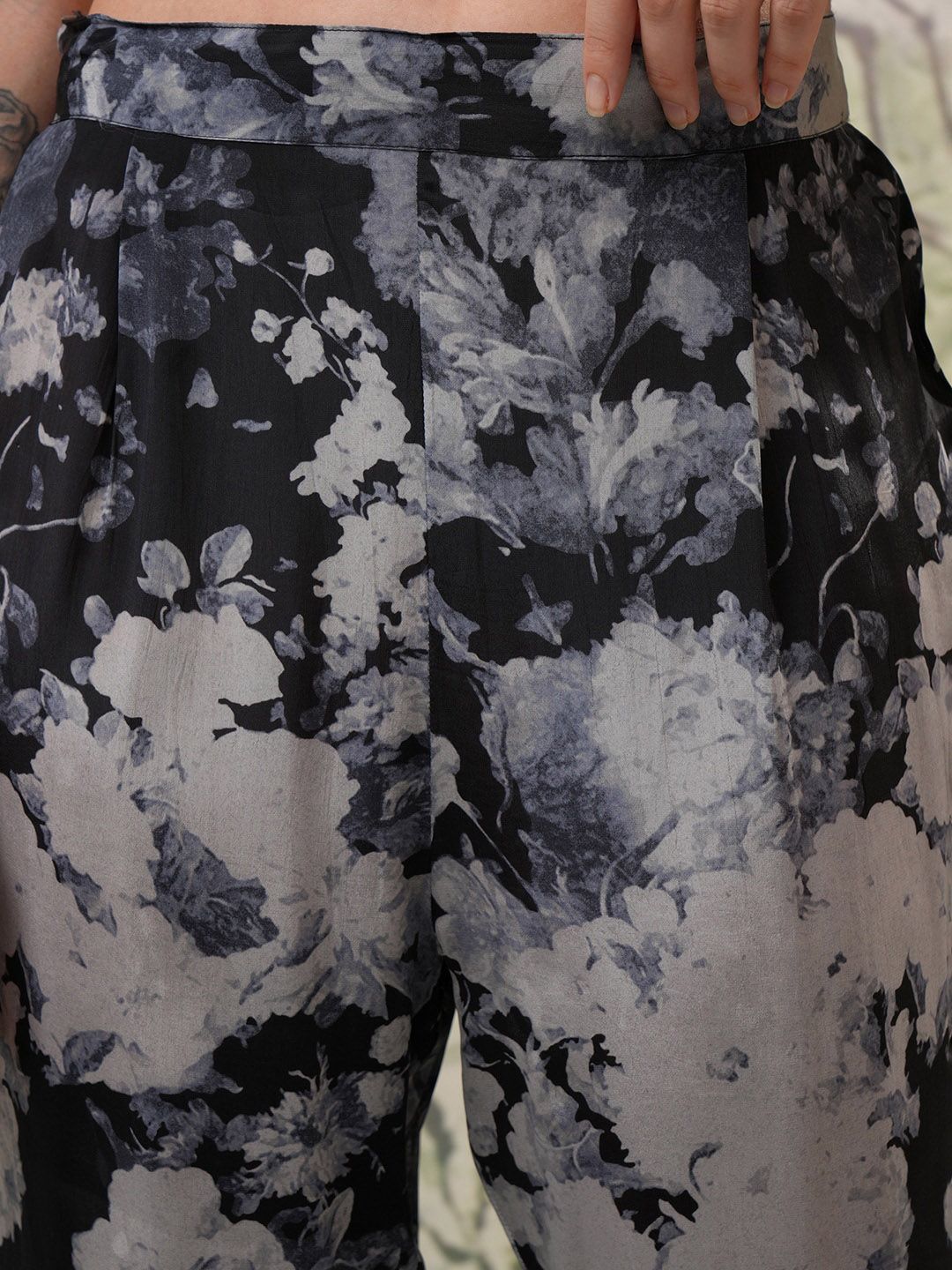 Vishudh Black & White Floral Printed Shirt Collar Top &Trouser Co-Ords