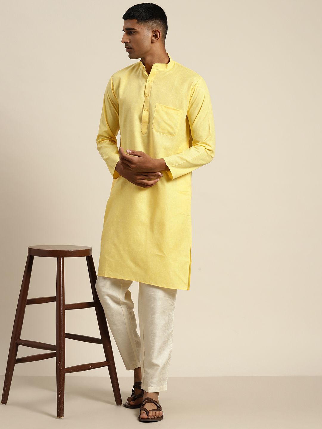 SOJANYA Solid Mandarin Collar Straight Kurta