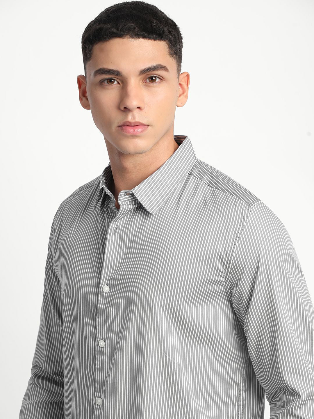 THE BEAR HOUSE Men Slim Fit Opaque Striped Casual Shirt