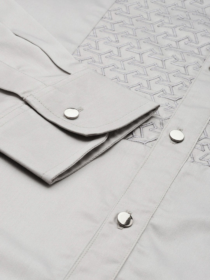 House of Pataudi Pure Cotton Geometric Embroidered Party Shirt