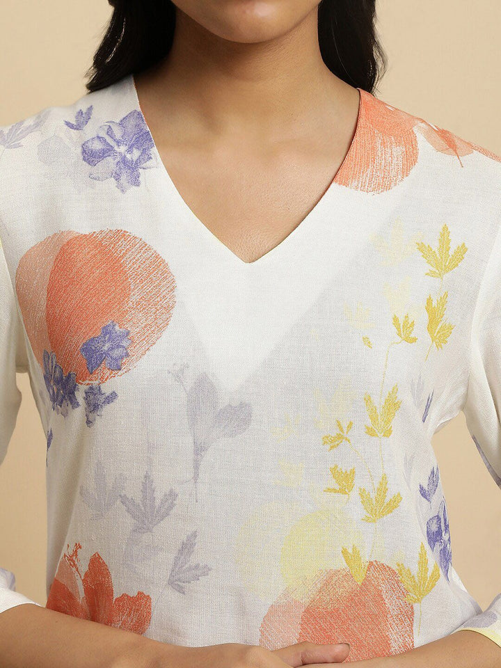 W White & Peach Floral Printed V Neck Kurta