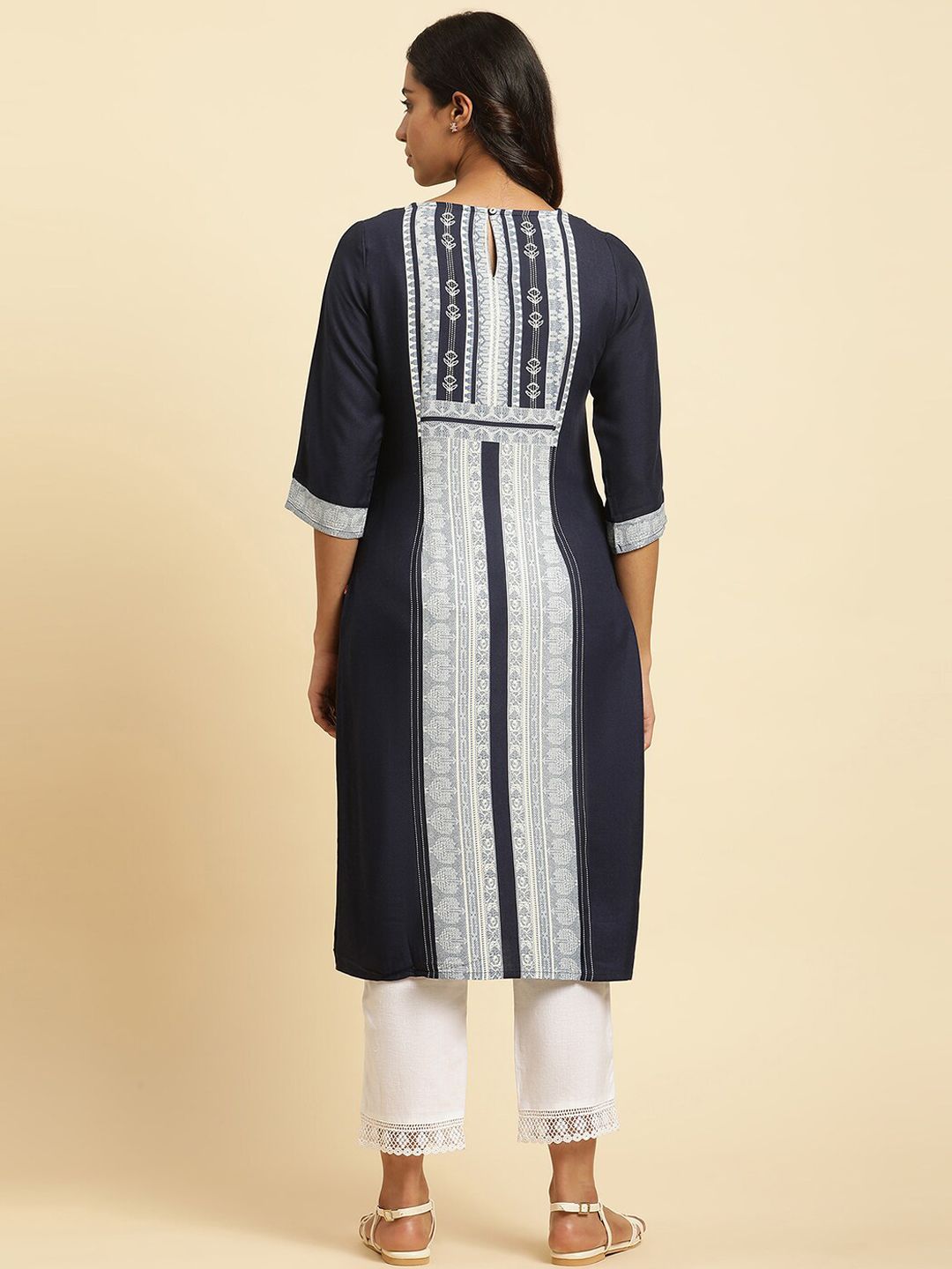 W Ethnic Motifs Printed Straight Kurta