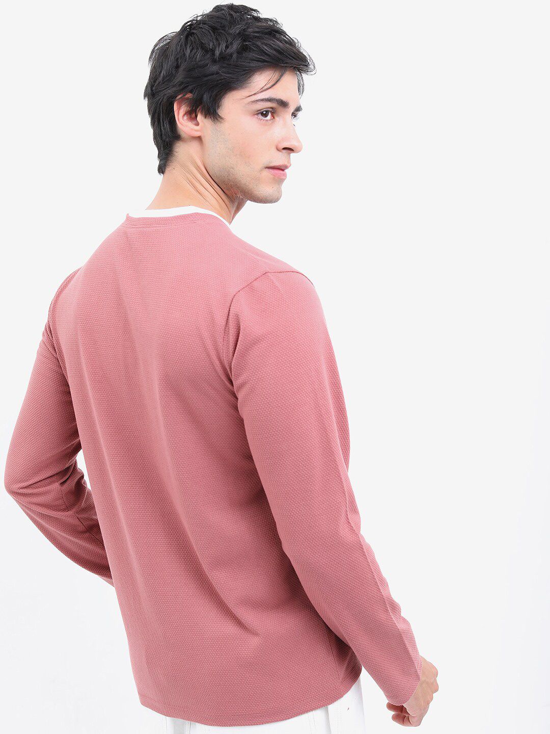 Highlander Men Henley Neck Popcorn berstruktur T-Shirt Fit Biasa
