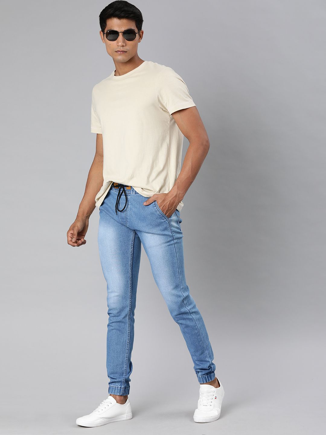 Urbano Fashion Men Blue Slim Fit Mid-Rise Clean Look Stretchable Jeans
