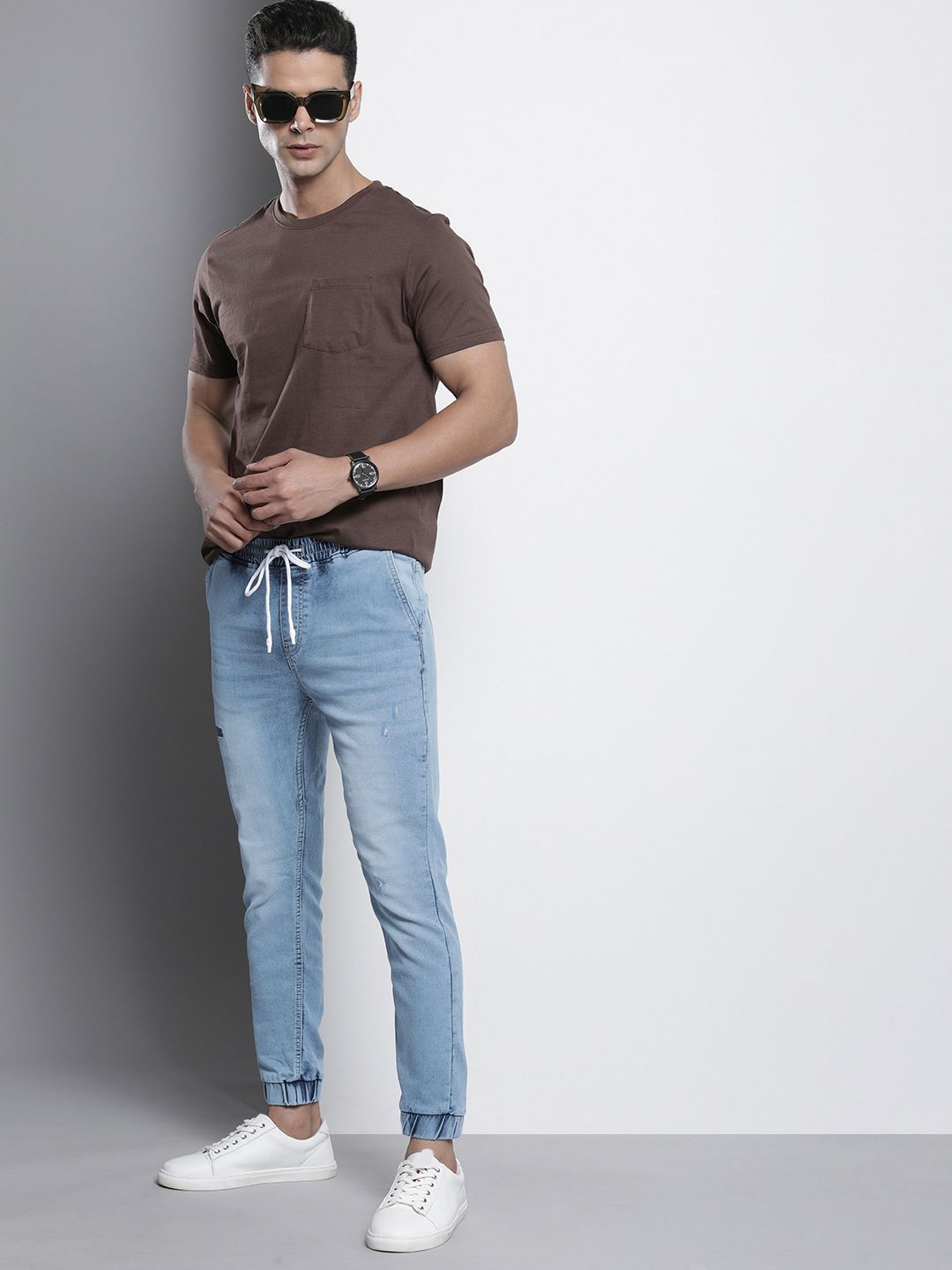 The Indian Garage Co Men Slim Fit Heavy Fade Stretchable Jeans