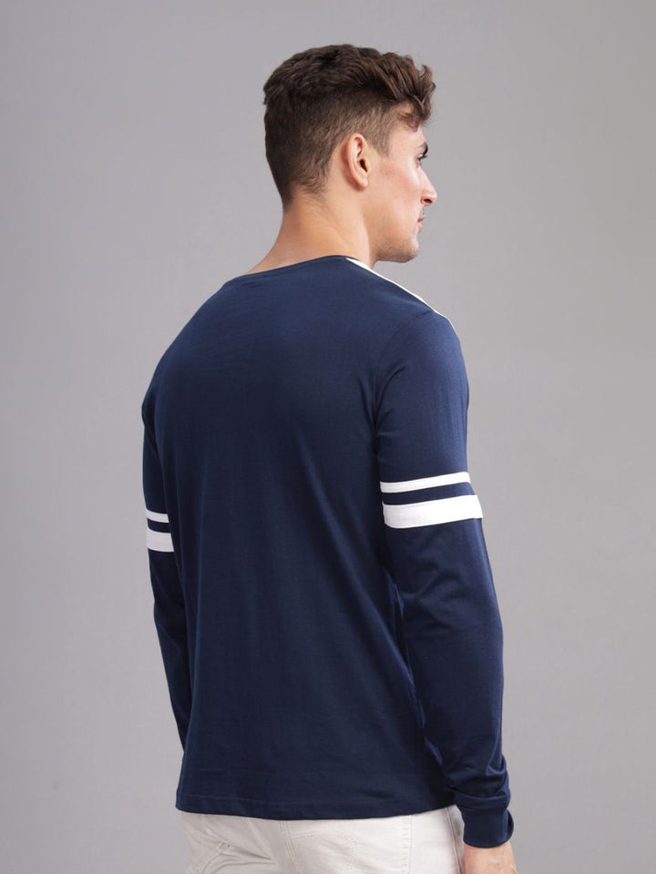 ADRO Men Colourblocked Round Neck T-shirt