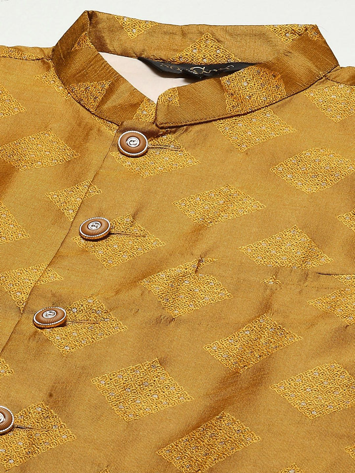 SOJANYA Men Woven Design Kurta with Churidar with Nehru Jacket