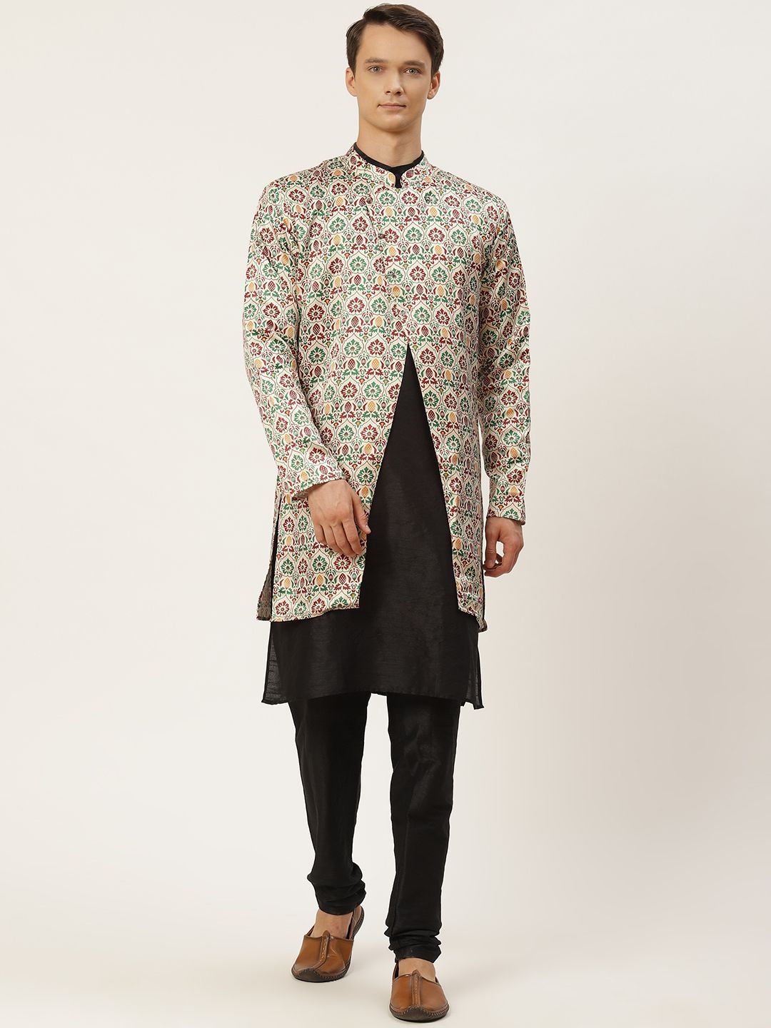 SOJANYA Men Black Kurta with Churidar & Jacket