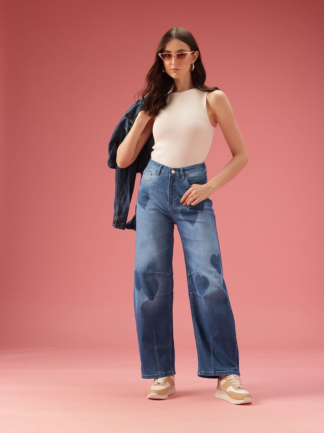 DressBerry Women Barrel Fit Mid-Rise Heavy Fade Stretchable Jeans