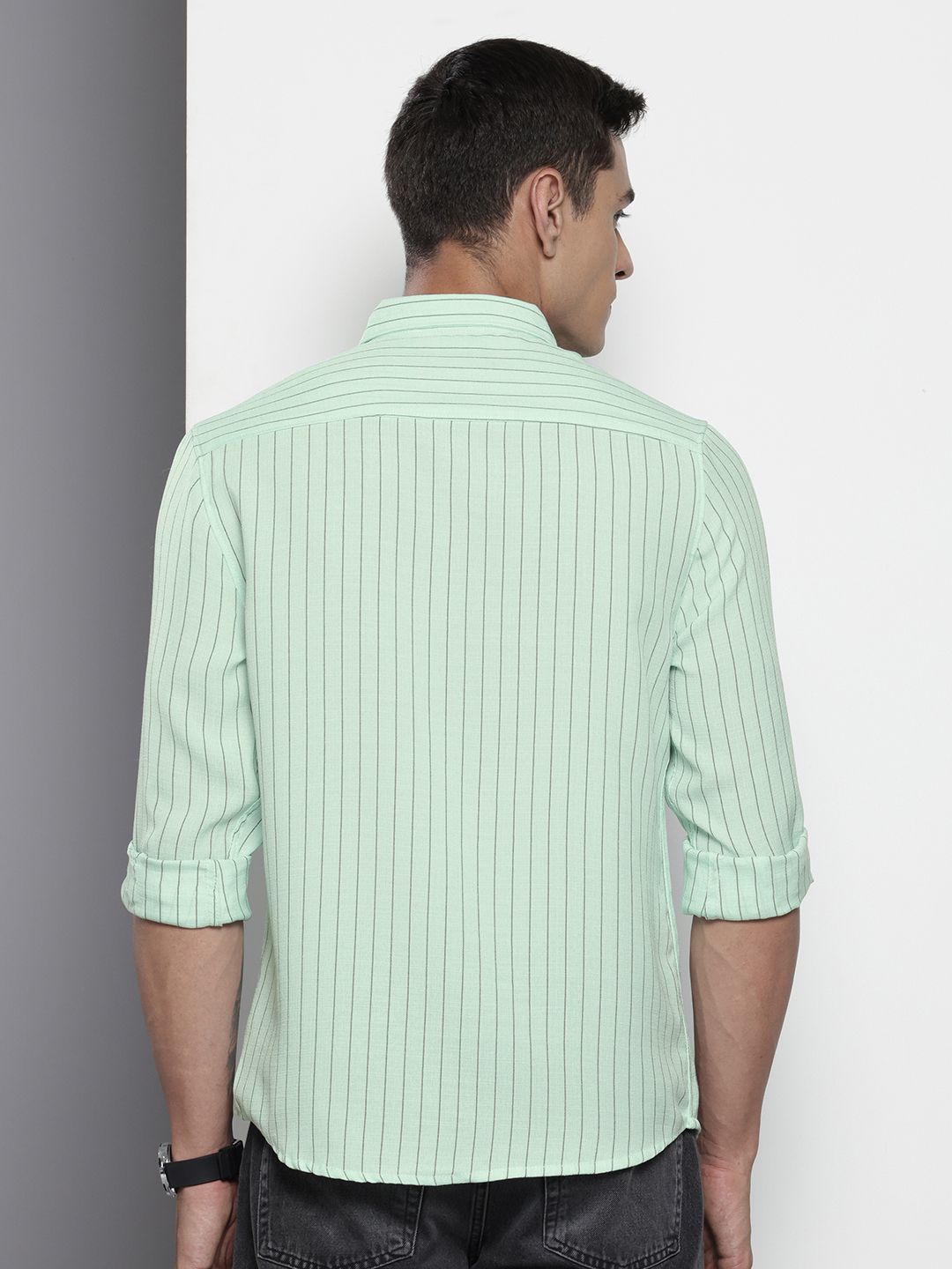The Indian Garage Co Slim Fit Opaque Striped Casual Shirt