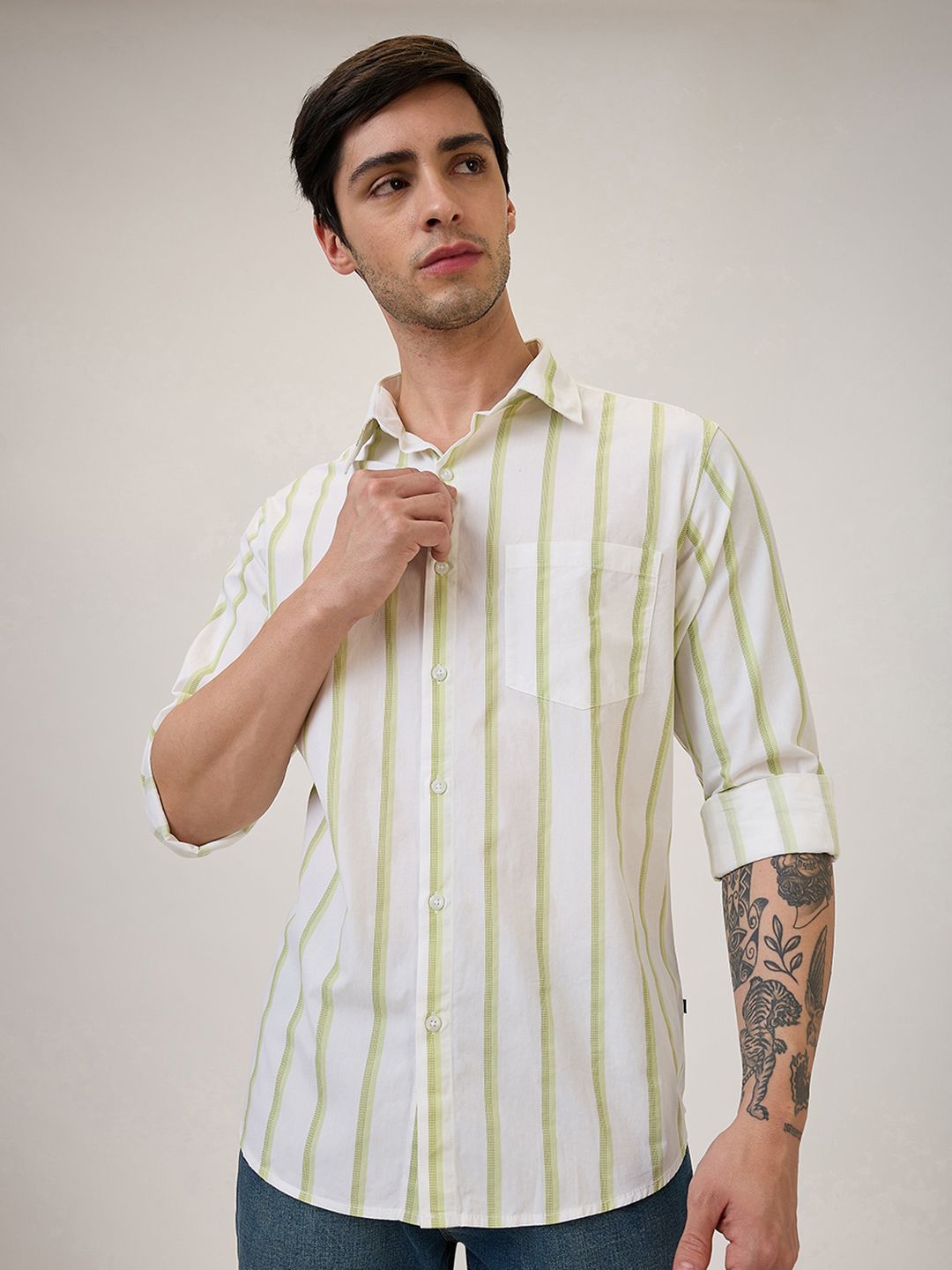 SPYKAR Men Slim Fit Vertical Striped Spread Collar Cotton Casual Shirt