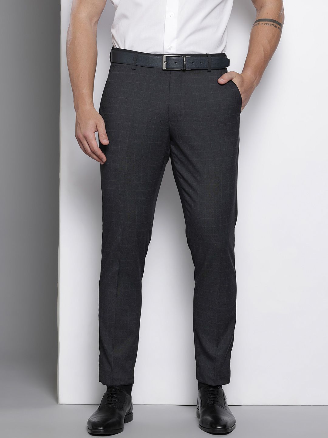 The Indian Garage Co. X Luxe Men Checked Slim Fit Formal Trousers