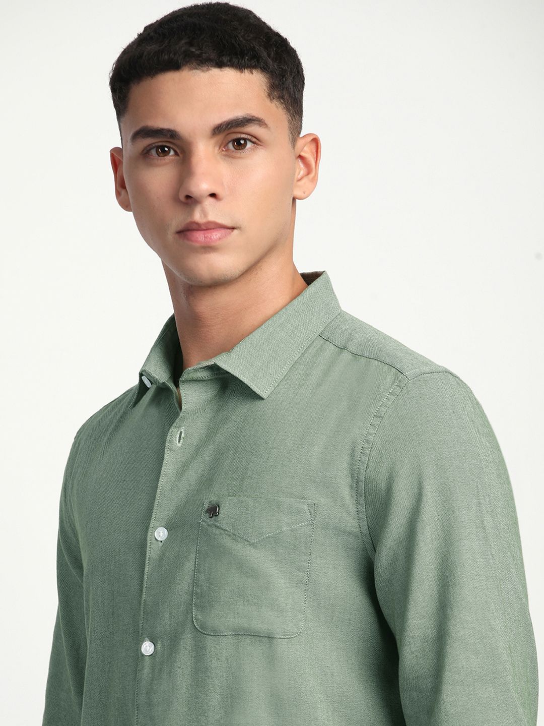 THE BEAR HOUSE Men Solid Cotton Slim Fit Casual Shirt
