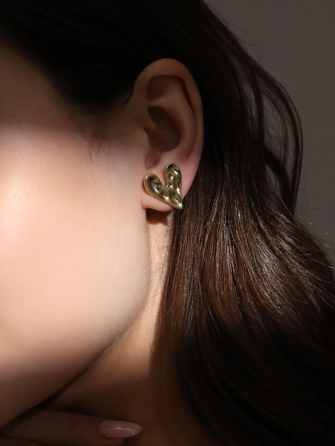 Anting -anting kancing kontemporari Sohi