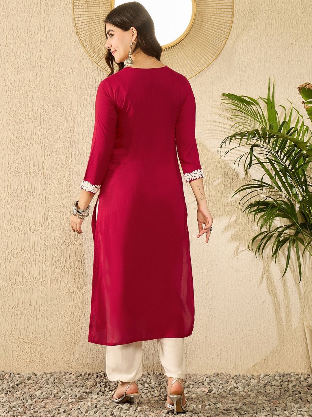 KALINI Floral Embroidered Round Neck Chikankari Straight Kurta