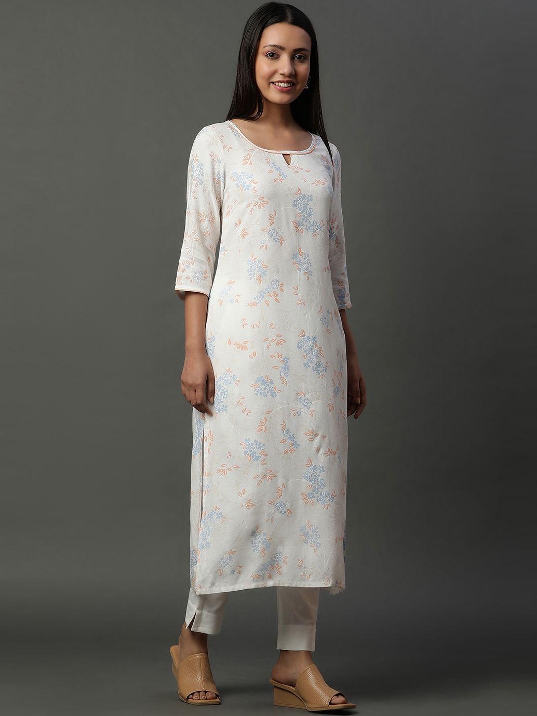 AURELIA Floral Printed Keyhole Neck Three Quarter Sleeves Thread Work Kurta