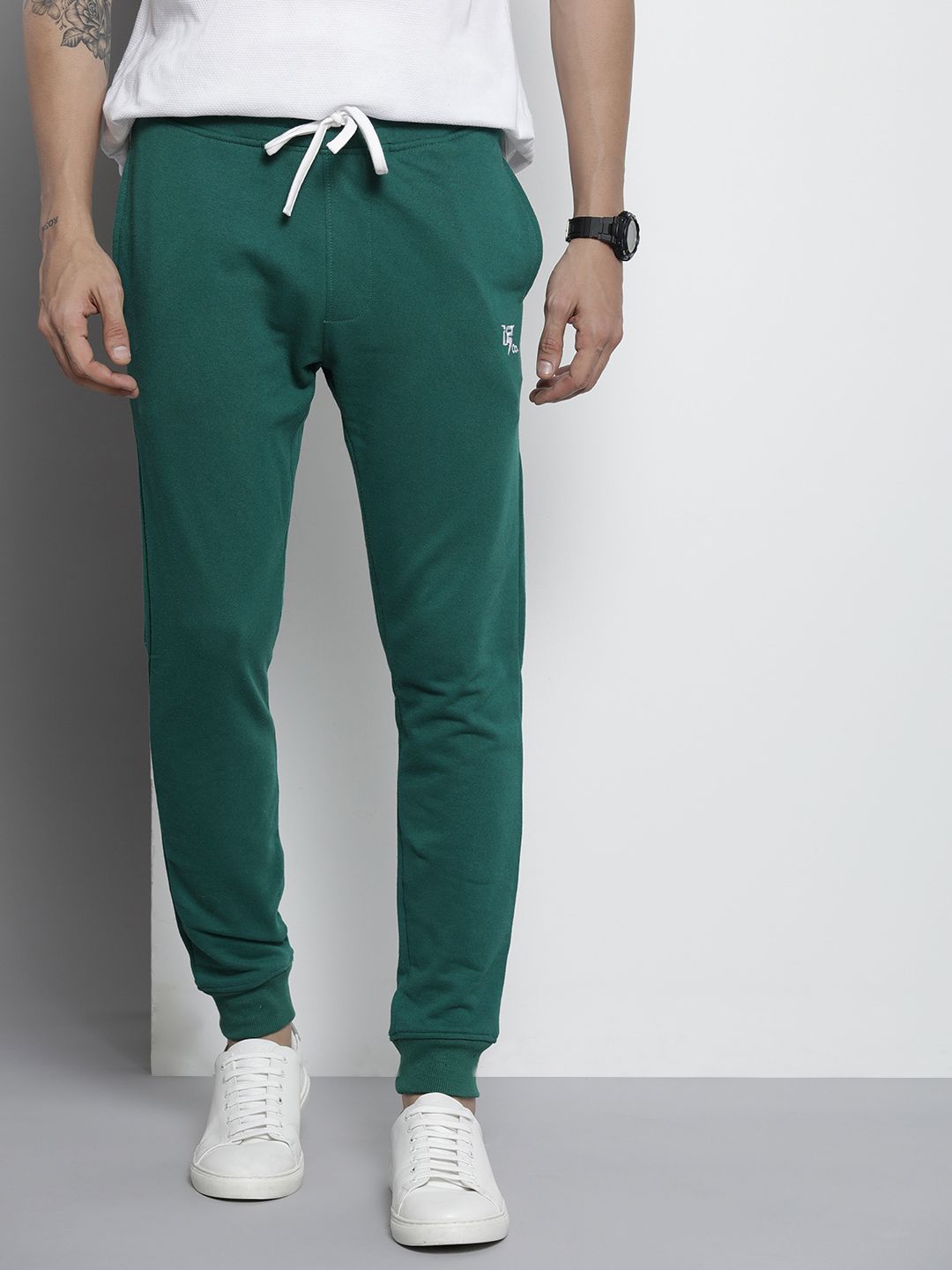 The Indian Garage Co Men Green Solid Joggers