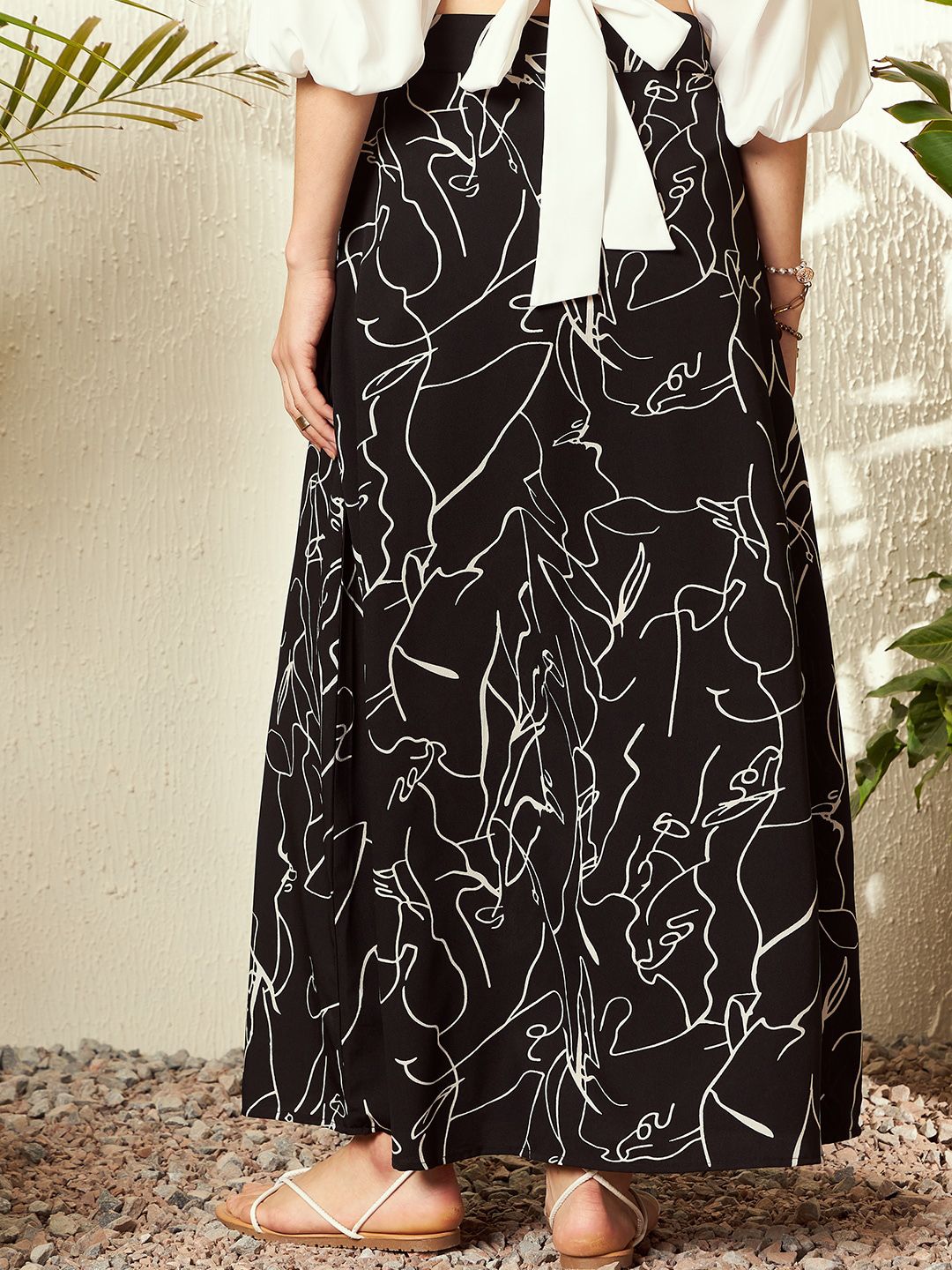 Berrylush Abstract Printed High-Rise A-line Maxi Skirt