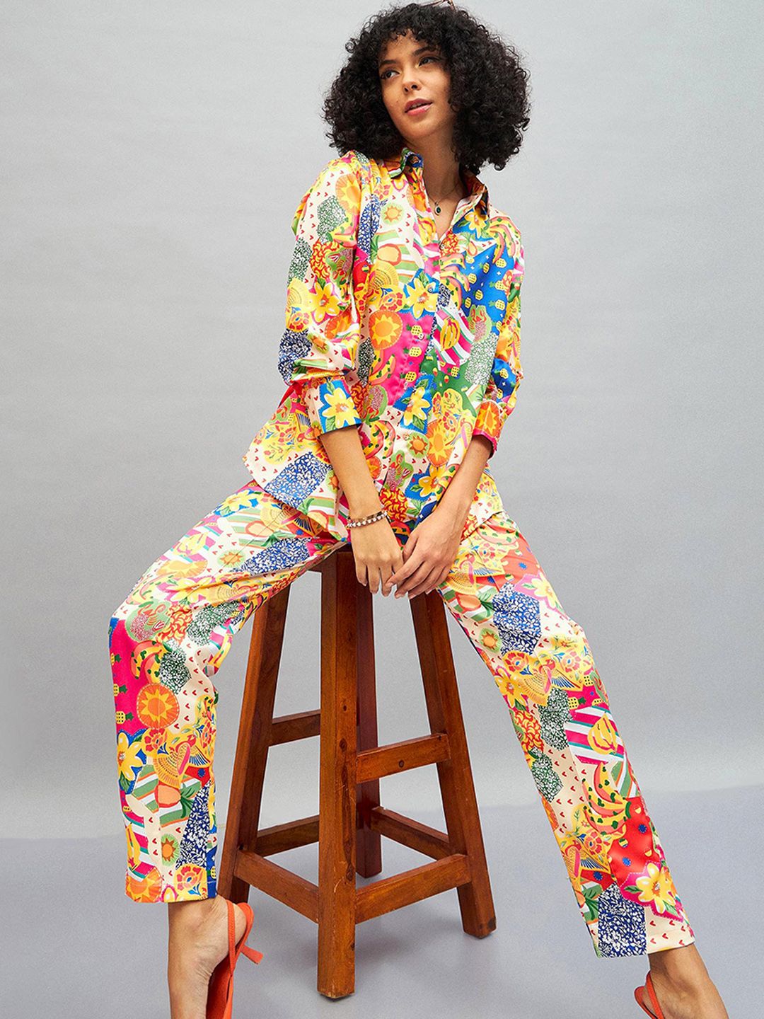 SASSAFRAS Yellow Women Floral Printed Straight Fit Trousers