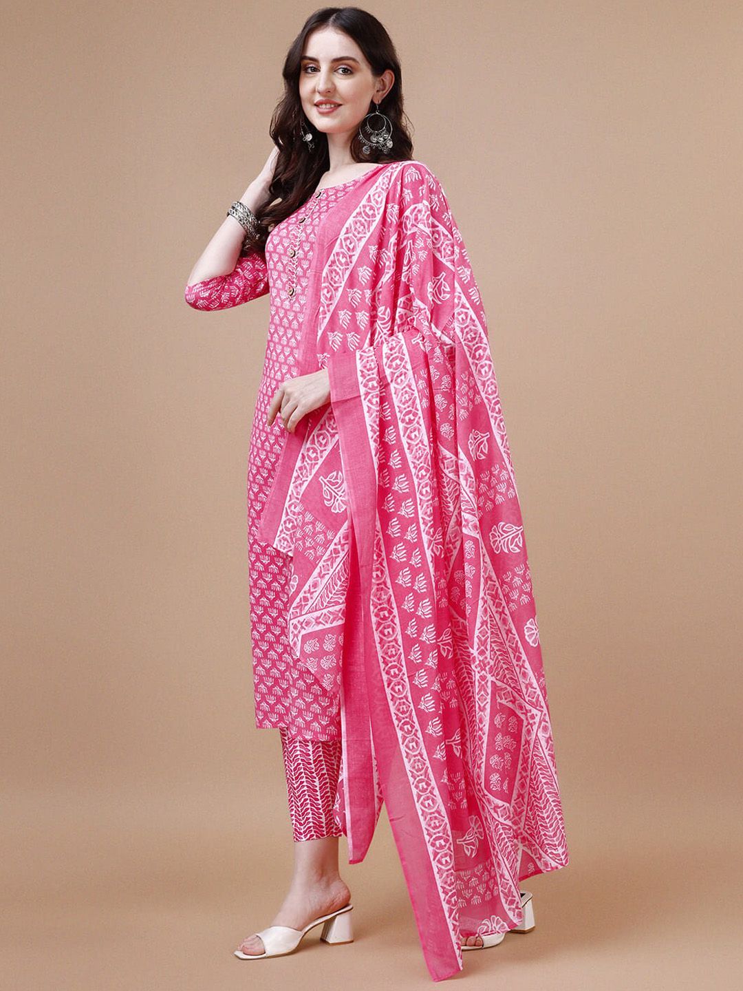 KALINI Ethnic Motifs Printed Gotta PattiStraight Kurta & Trouser With Dupatta