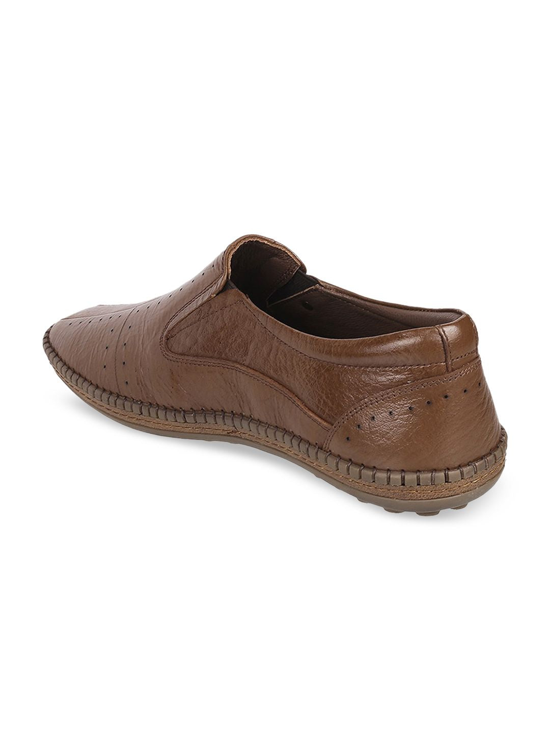 Mochi Men Tan Textured Leather Loafers