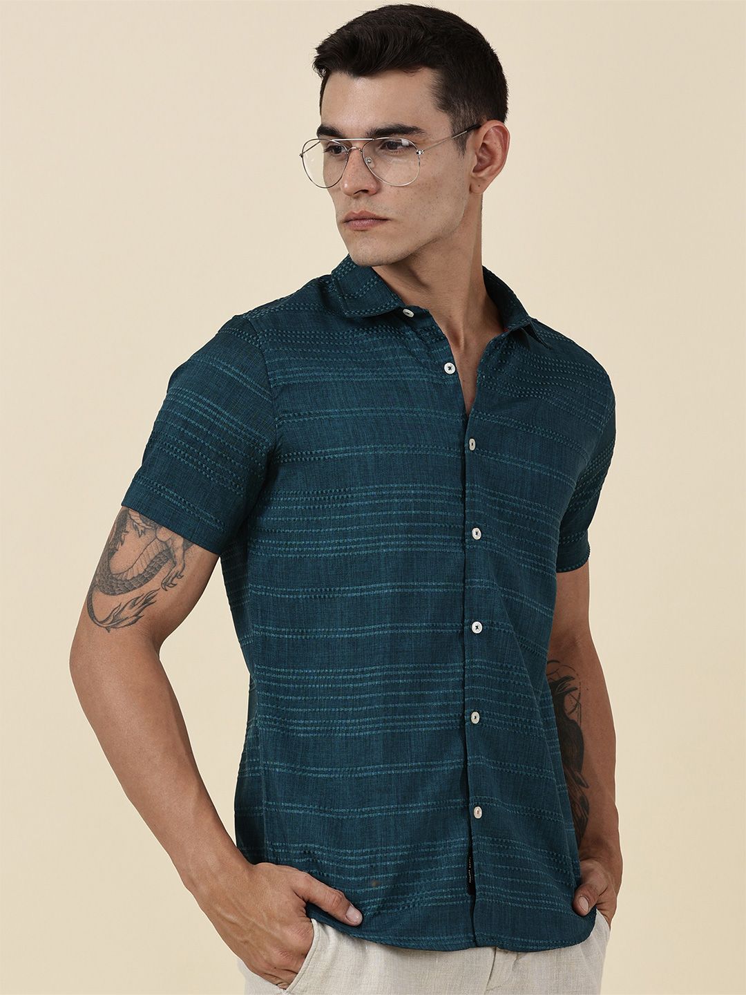 Thomas Scott Men Classic Slim Fit Horizontal Stripes Opaque Printed Casual Shirt