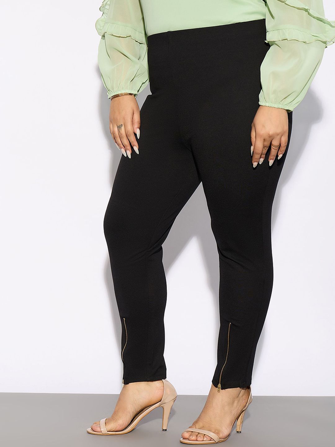 SASSAFRAS Curve Women Plus Size Black Slim Fit Zip Detail Regular Trousers