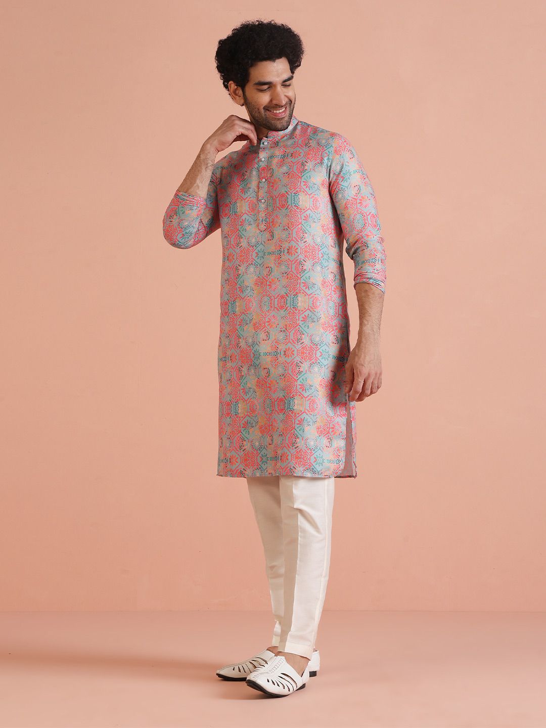 KISAH Floral Printed Straight Kurta with Trousers