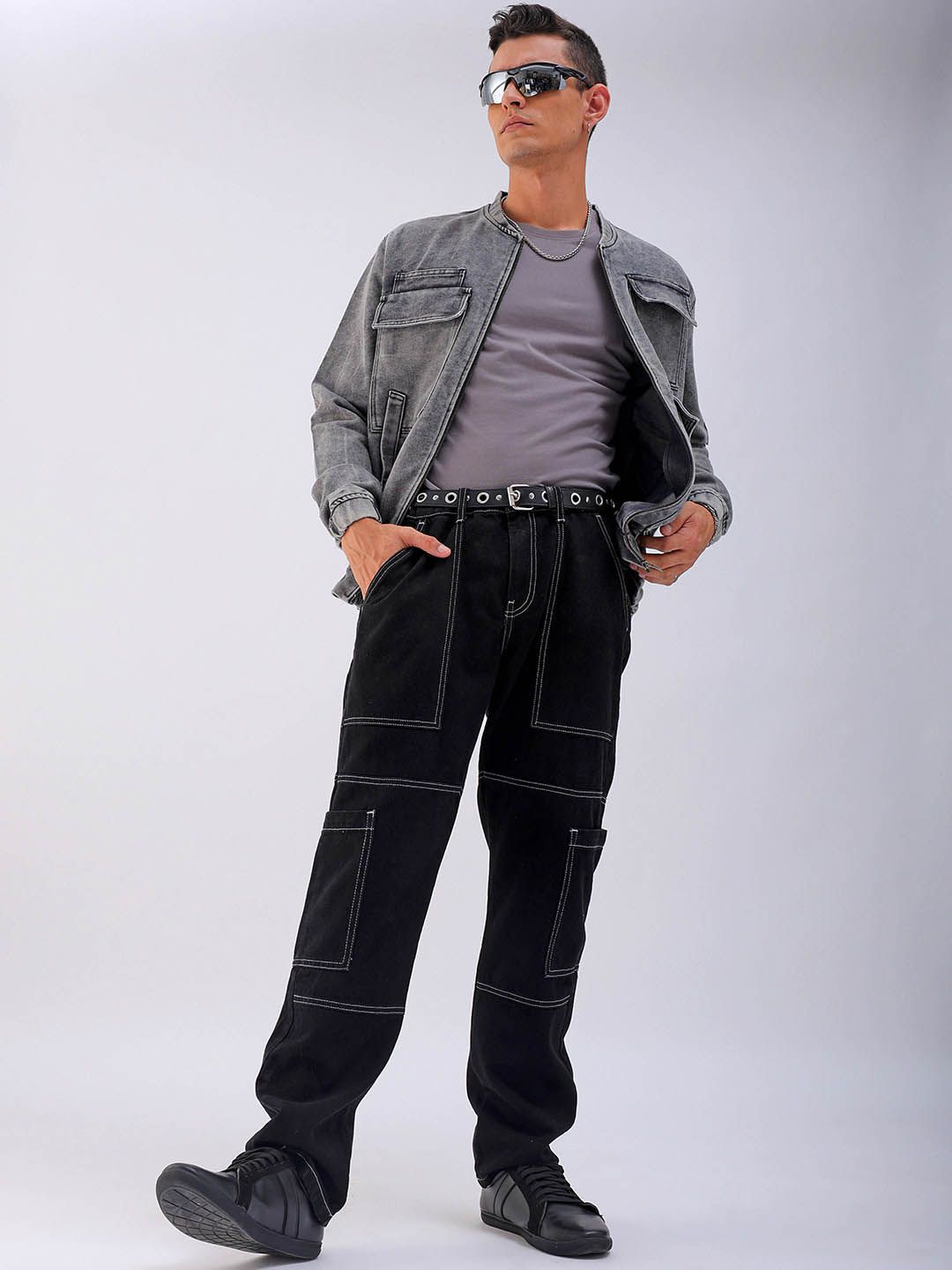 The Indian Garage Co Men Regular Fit Mid-Rise Cargo Jeans